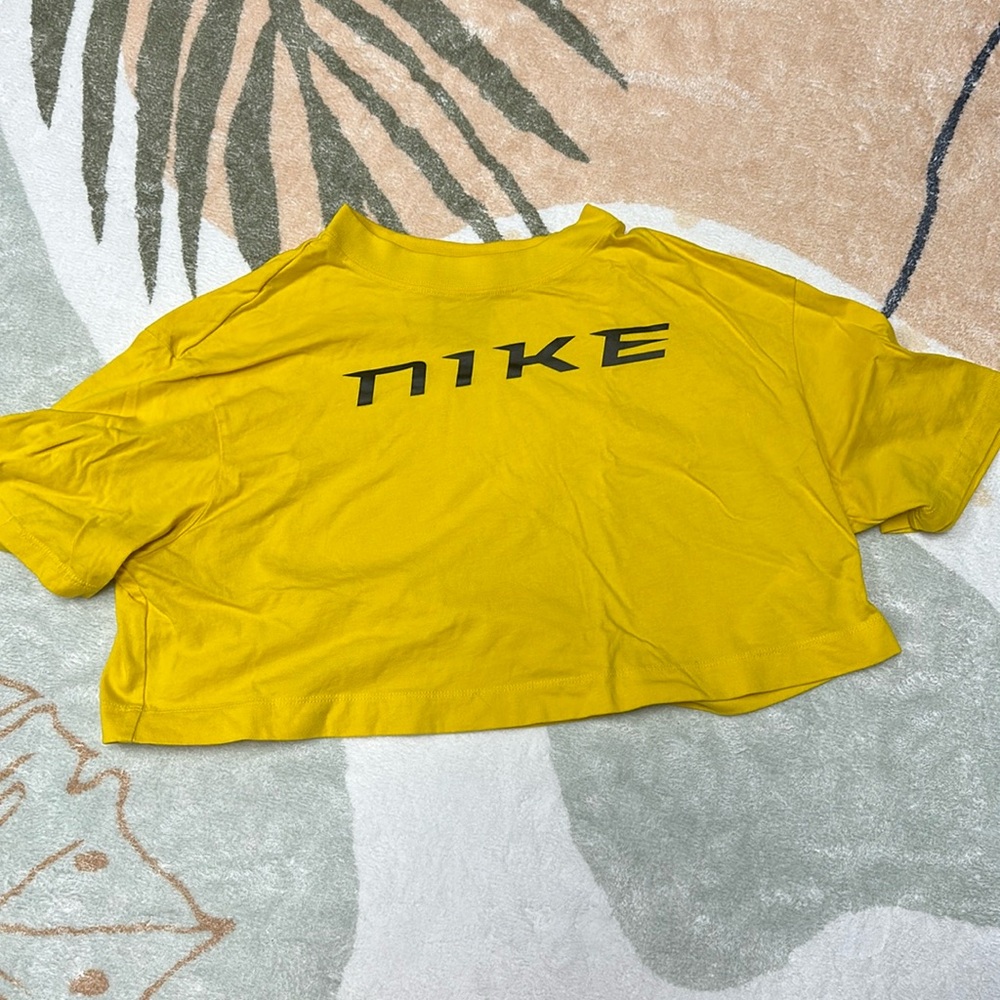 Nike  crop top yellow size small